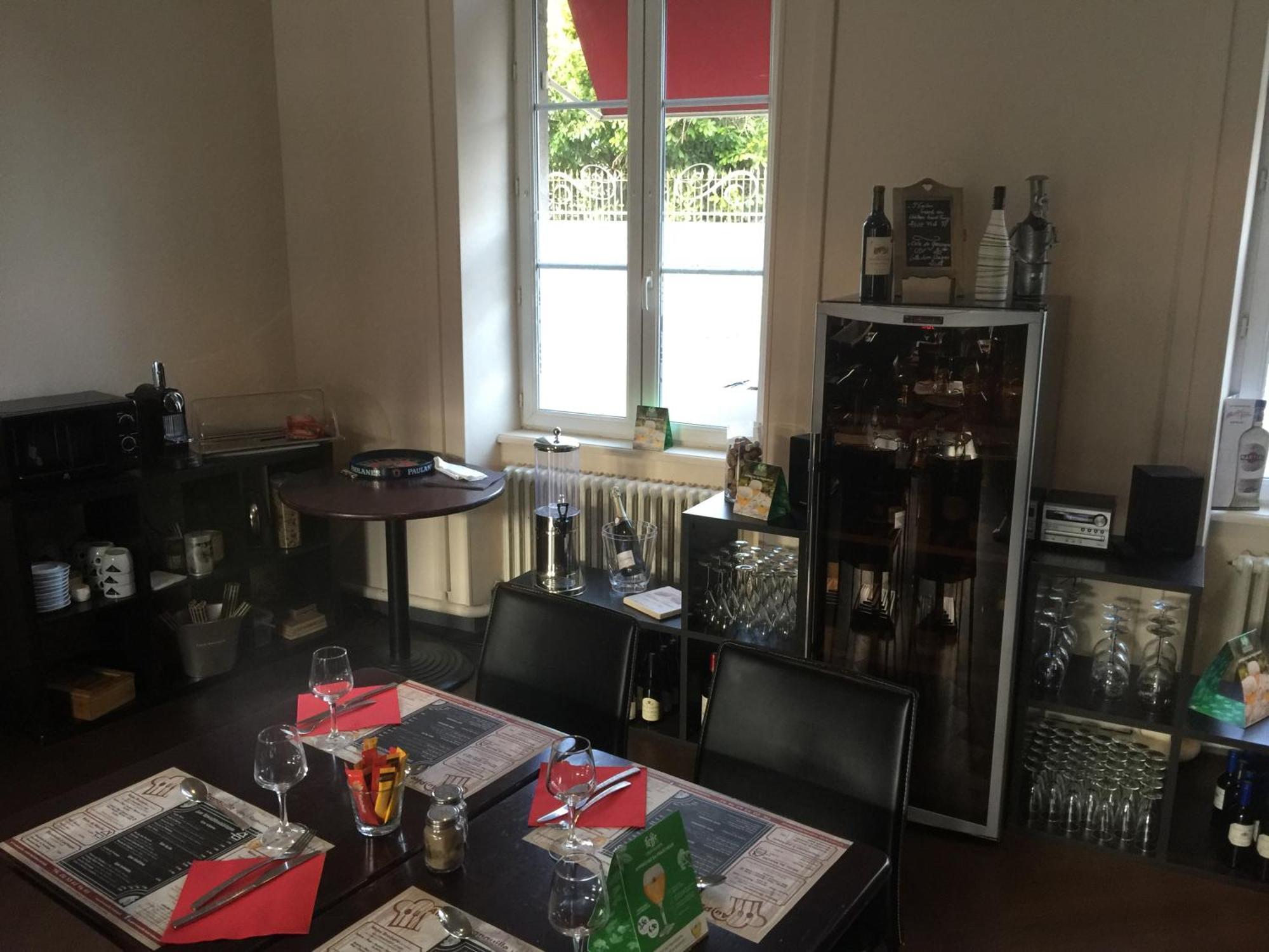Готель Au Pere Tranquille Tinchebray-Bocage Екстер'єр фото