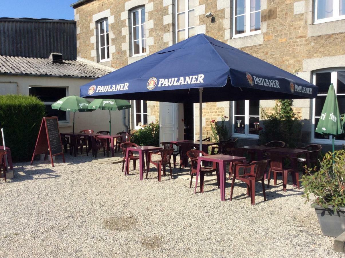 Готель Au Pere Tranquille Tinchebray-Bocage Екстер'єр фото